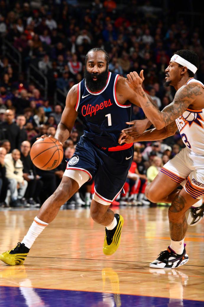 关于太阳胜快船！布克迎来高效得分表现的信息