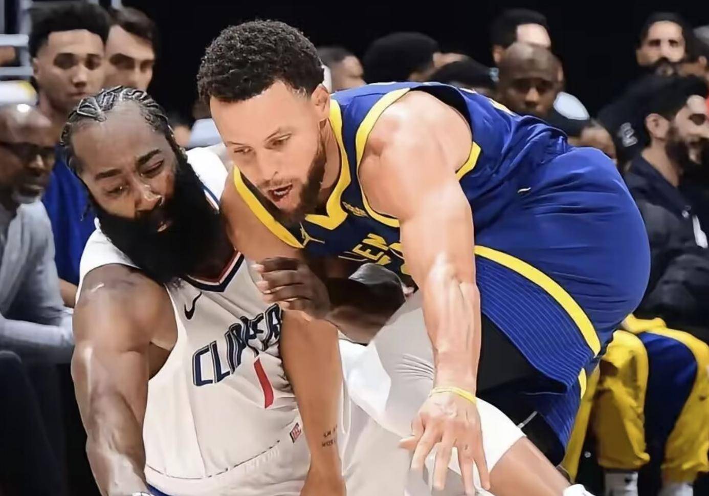 火箭大胜湖人，哈登砍下分轻松取胜！的简单介绍